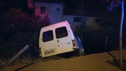 Minibüs ve otomobil çarpıştı: 4 yaralı