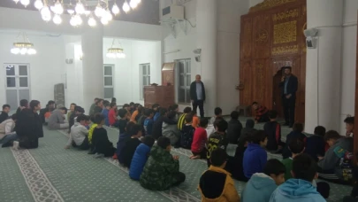 Minik Eller Gazze'ye Dua İçin Açıldı