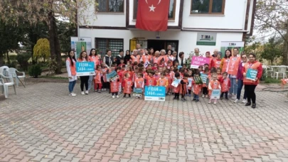 Miniklerden çifte kutlama