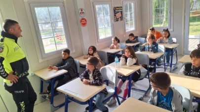 Öğrencilerine trafik eğitimi verildi.