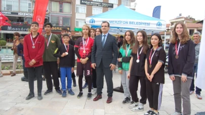 Oryantiring Yarışmasında dereceye girenler ödüllendirildi
