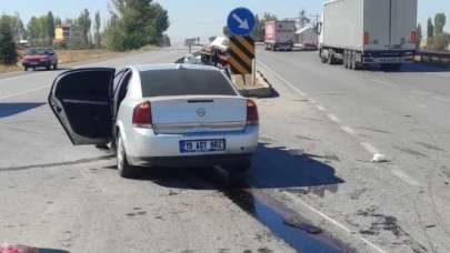 Otomobil ile traktör çarpıştı: 1'ağır 5 yaralı