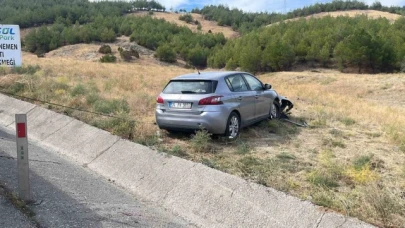 Otomobil şarampole devrildi: 1'i bebek, 5 yaralı