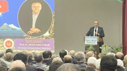 Rektör Turabi Gümüşhacıköy’de konferansa katıldı