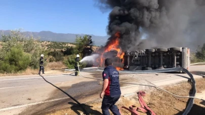 Süt taşıyan tır devrildi, sürücü yanarak hayatını kaybetti
