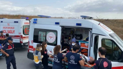 Ticari taksi ile tır çarpıştı: 3 yaralı