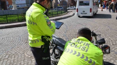 Trafik denetiminde sürücülere 326 bin 845 TL para cezası