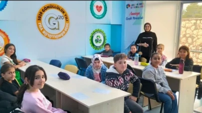 Üniversiteli öğrenciler gönüllü oldu