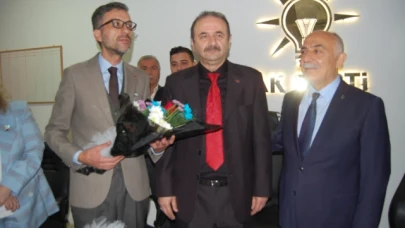 AK Parti'de Bayrak Değişimi Yaşandı