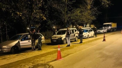 Aranan 19 kişi 3 tabancayla yakalandı