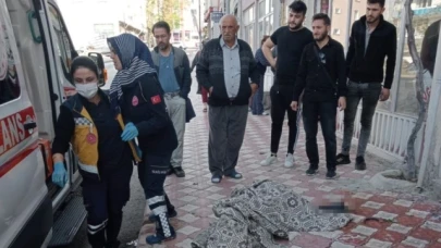 Amasya'da balkondan düşen yaşlı adam feci şekilde can verdi.