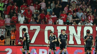 Beşiktaş içeride başka dışarıda başka