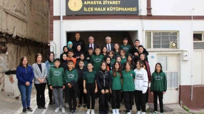 Düğün salonu kütüphaneye dönüştürüldü