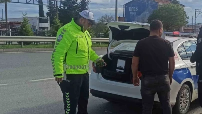 'Dur' ihtarına uymayan sürücü polisten kaçamadı