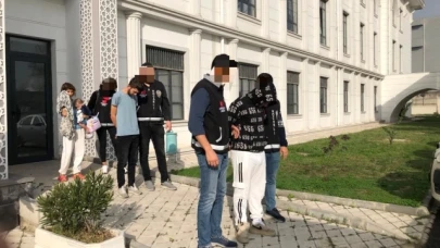 Hırsızlık suçundan yakalandı, kucağında bebekle adliyeye sevk edildi