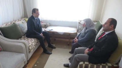 Kaymakam Güldoğan şehit annesini ziyaret etti