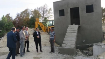 Kaymakam Güldoğan vatandaşla bir arada