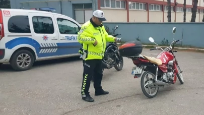 Merzifon’da 22 sürücüye cezai işlem, 2 motosiklet trafikten men!