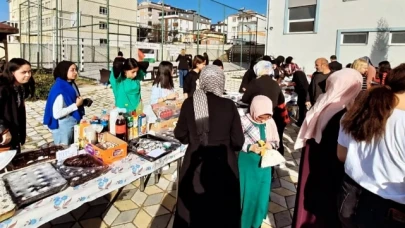 Merzifon’lu öğrencilerin kermesinde 58 bin 672 tl toplandı