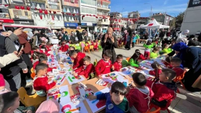 Minik ellerden Filistin'e büyük destek