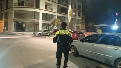 Motosiklet ile otomobil çarpıştı: 1 yaralı