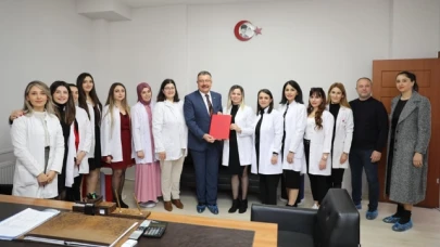 “Öğretmenlerimize Sağlıklı Uzun Ömürler Temenni Ediyorum”