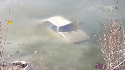 Otomobil baraj gölüne uçtu: 1 ölü