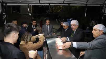 Sınavlara Hazırlanan Öğrencilere Sıcak Çorba İkram Edildi