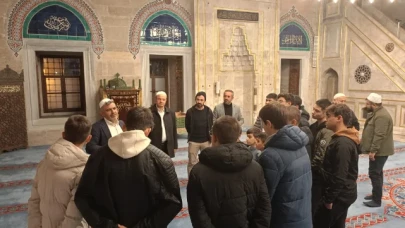 Suluova'lı Gençler Sabah Namazında Buluştu