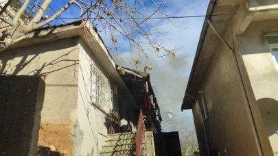 5 çocuğu ile alevler arasından çıktı