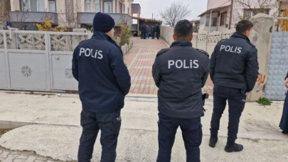 Babasının silahı ile kendisini vurdu
