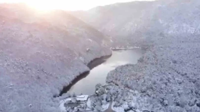 Boraboy Gölü'nde yağan karla kartpostallık manzaralar ortaya çıktı