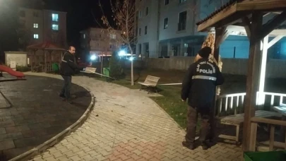 Çocuk parkında bıçaklı kavga: 1 Yaralı