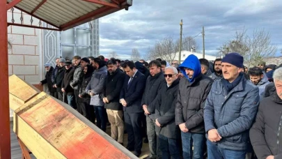 Dereye uçan otomobilde hayatını kaybeden çift son yolculuğuna uğurlandı