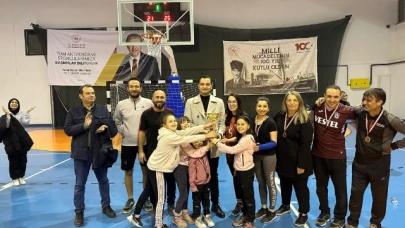 Gümüşhacıköy'de Öğretmenler arası Voleybol Turnuvasının kazananları belli oldu