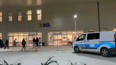 Husumetli gençler arasında çıkan tartışmada kan aktı, 1 kişi bıçakla yaralandı