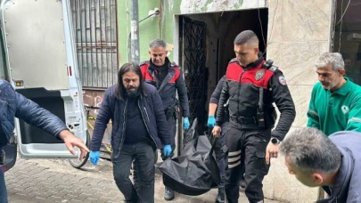 Kız arkadaşını evinde öldürdü, taksiyle kaçtı