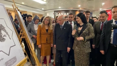 MHP lideri Bahçeli, "Yeni Yüzyılın Kara Kalem Sergisi"ne katıldı