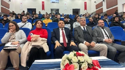 Mühendislik Fakültesi Öğrencilerine Bilgilendirme Toplantısı Düzenlendi