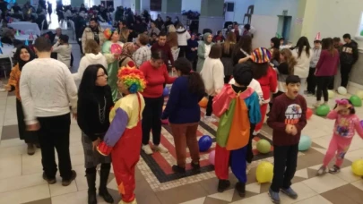 Özel Çocuklar Yılbaşı Etkinliğinde Buluştu