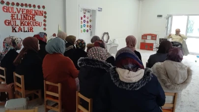 ''Sağlıklı Kimlik Gelişimi'' konulu seminerler verildi