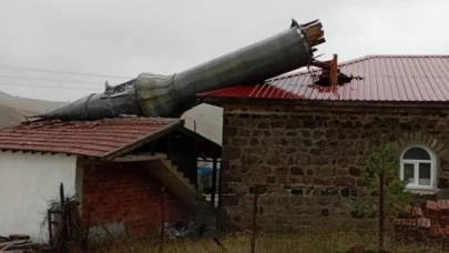 Saka, Fırtınadan Yıkılan Cami Minaresi İçin Destek İstedi
