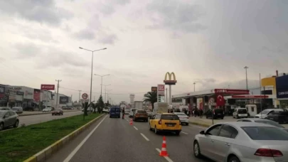 Servis minibüsü ile otomobil çarpıştı: 6 yaralı