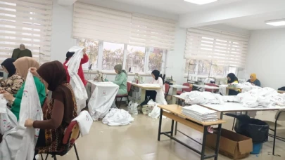 Taşova Halk Eğitim Merkezi makinelerini hastane için çalıştırdı