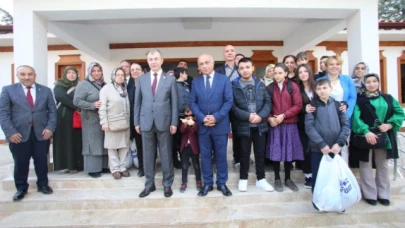 Vali Doruk dernekleri ziyaret ederek etkinliklere katıldı