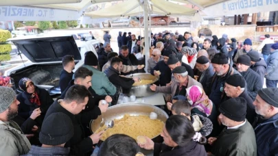 “Vatan, Millet ve Bayrak uğrunda canlarını feda eden şehitlerimize minnettarız.”