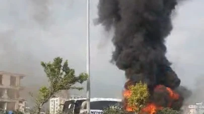 Yolcu otobüsü alev alev yandı
