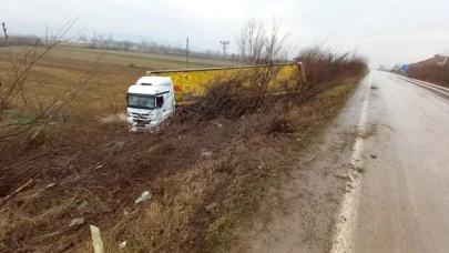 Amasya'da tır devrildi: 1 yaralı
