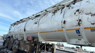 Devrilen tankerde 28 ton yağ ziyan oldu