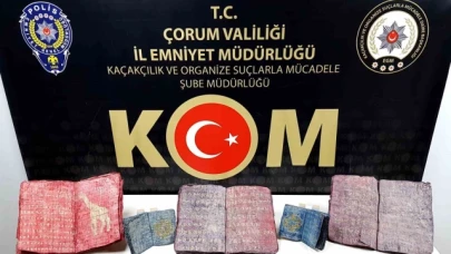 Durdurulan araçta 5 adet el yazması eser ele geçirildi